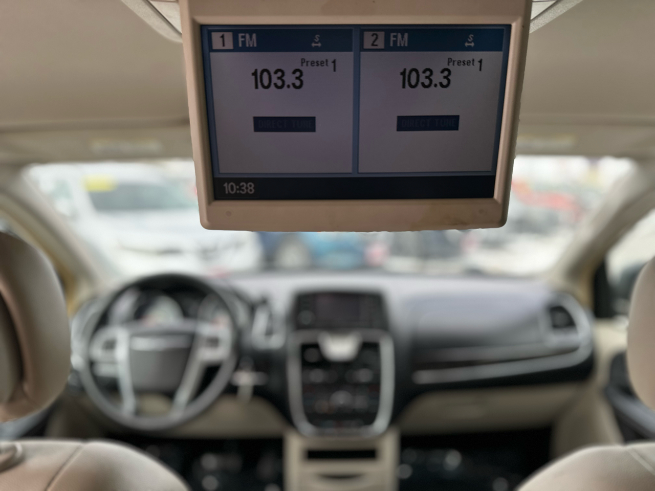 Chrysler Town & Country Touring-L 2012