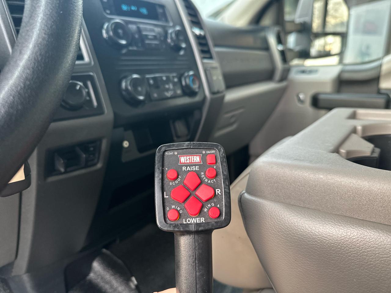 Ford F-250 SD XL SuperCab 4WD 2019