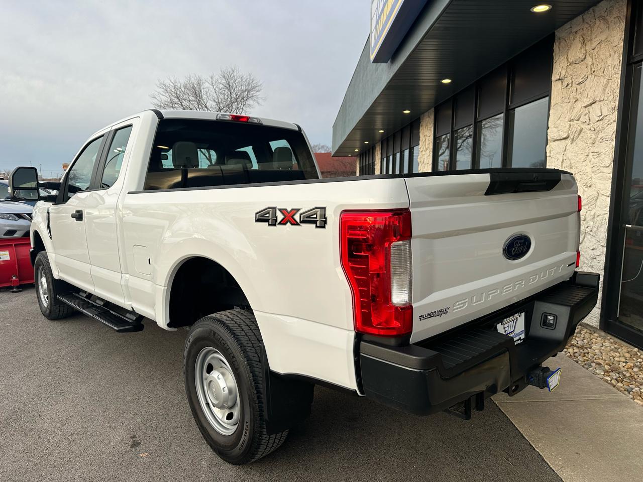 Ford F-250 SD XL SuperCab 4WD 2019