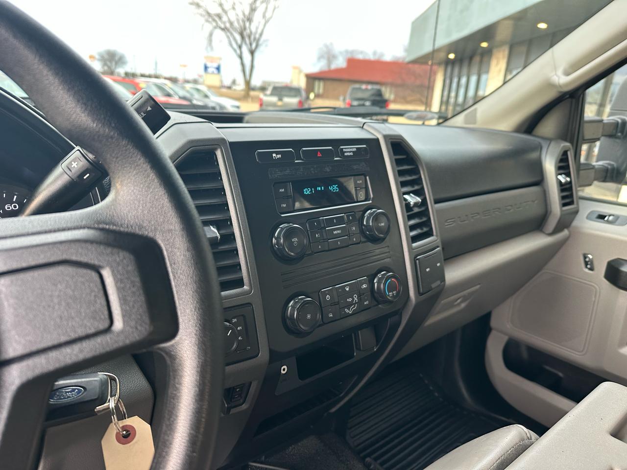 Ford F-250 SD XL SuperCab 4WD 2019