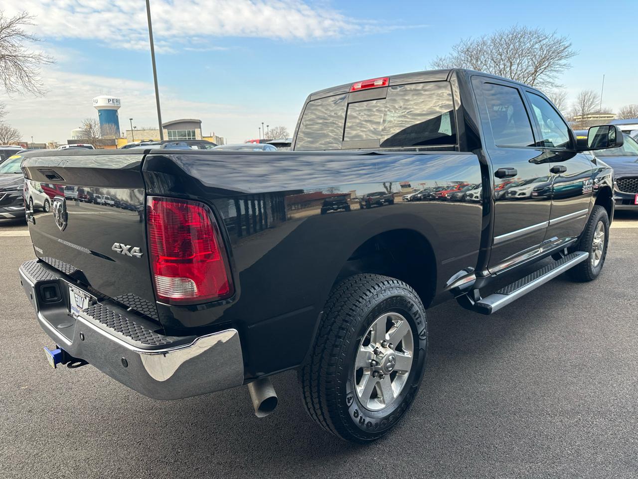 RAM 2500 SLT Crew Cab 4WD 2015