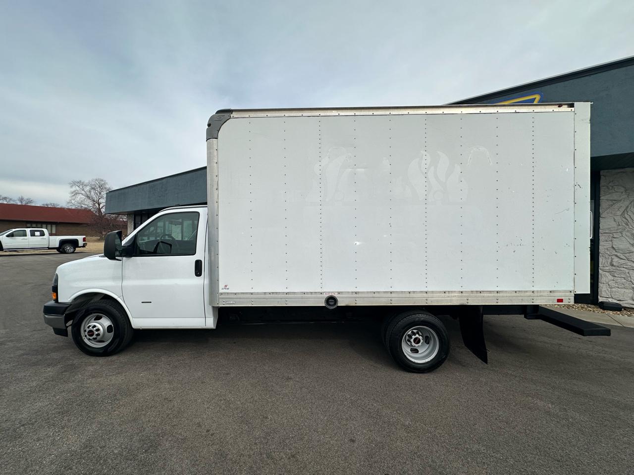 GMC Savana G3500 159 in. 2018