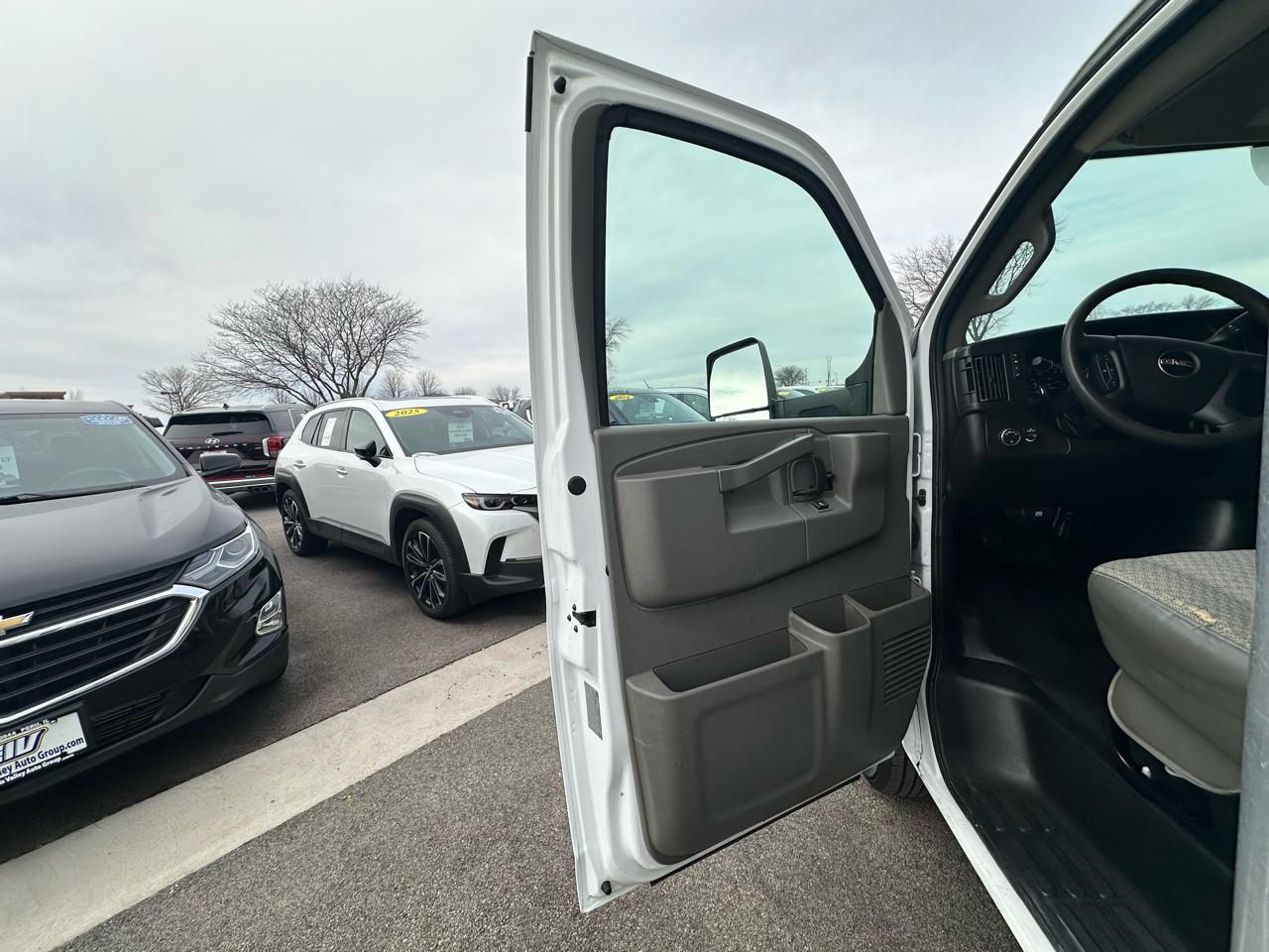 GMC Savana G3500 159 in. 2018