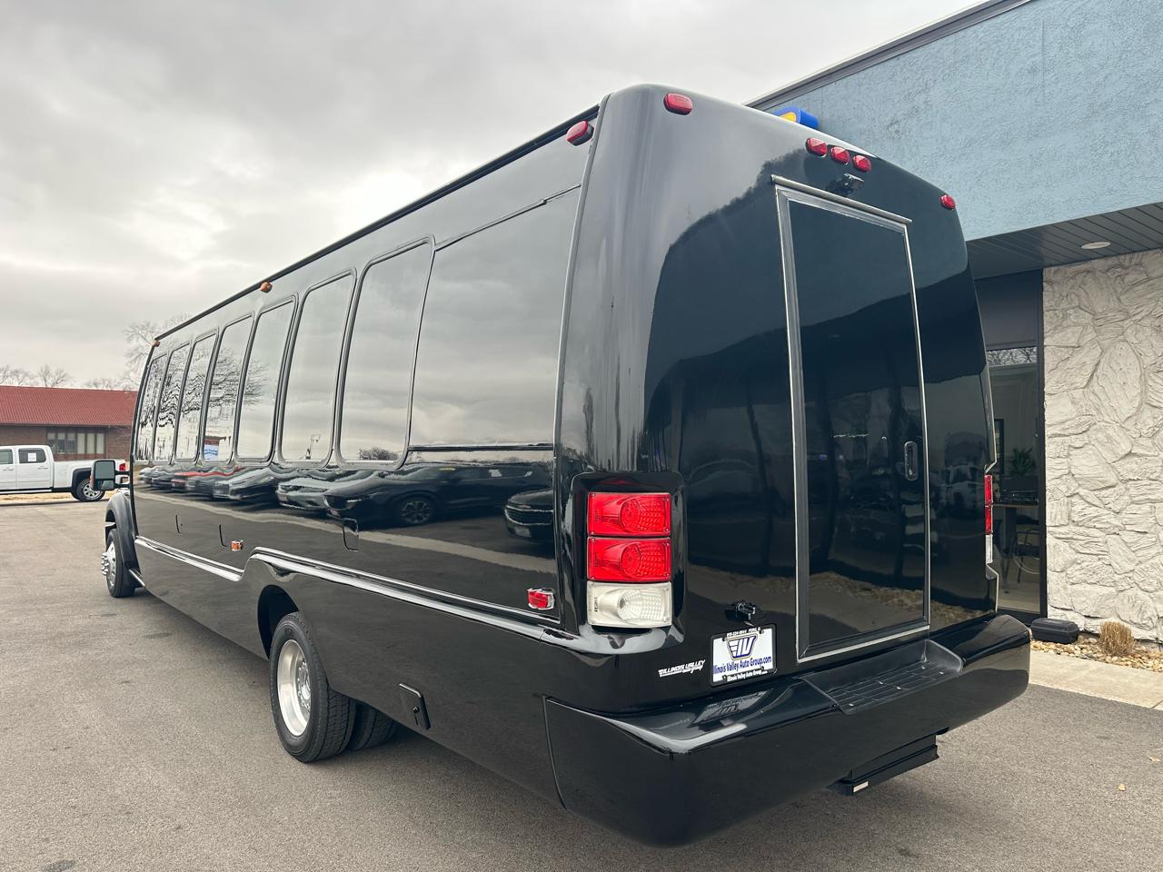 Ford F-550 Regular Cab DRW 2WD 2011