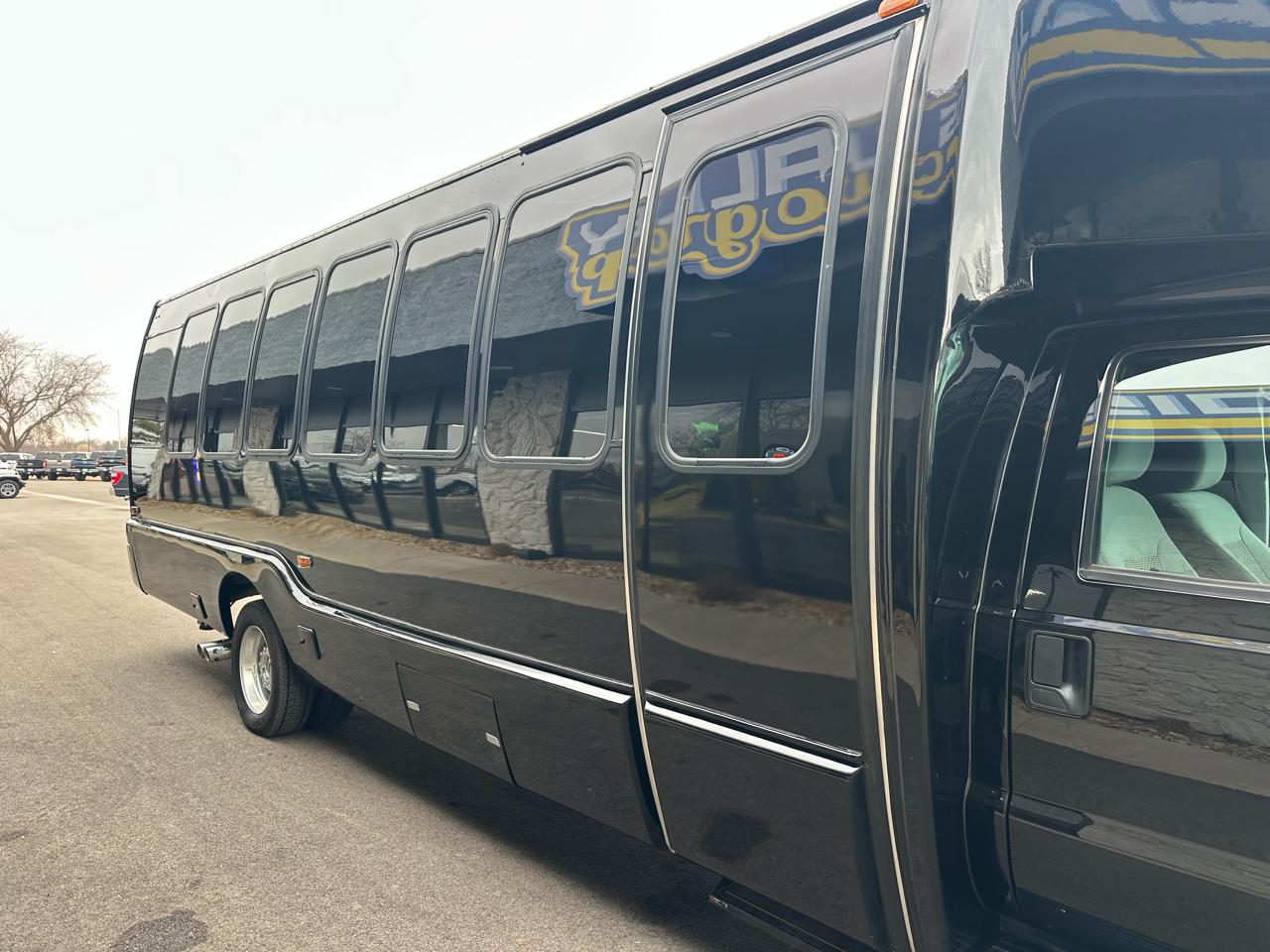 Ford F-550 Regular Cab DRW 2WD 2011