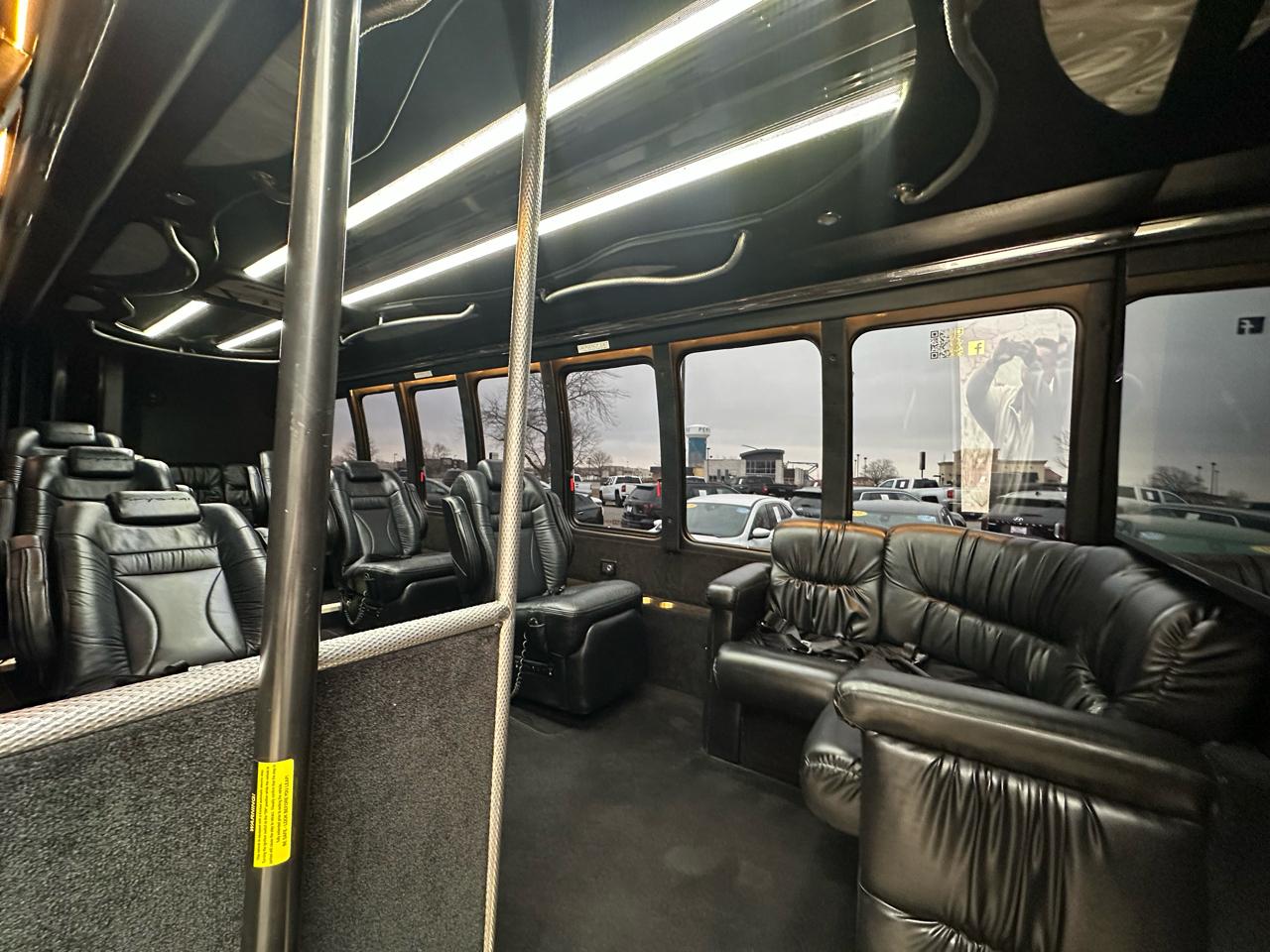 Ford F-550 Regular Cab DRW 2WD 2011