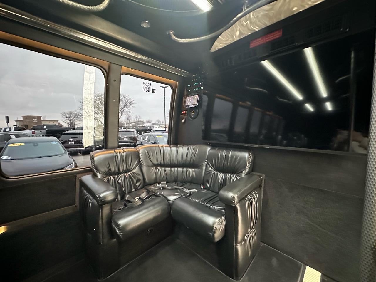 Ford F-550 Regular Cab DRW 2WD 2011