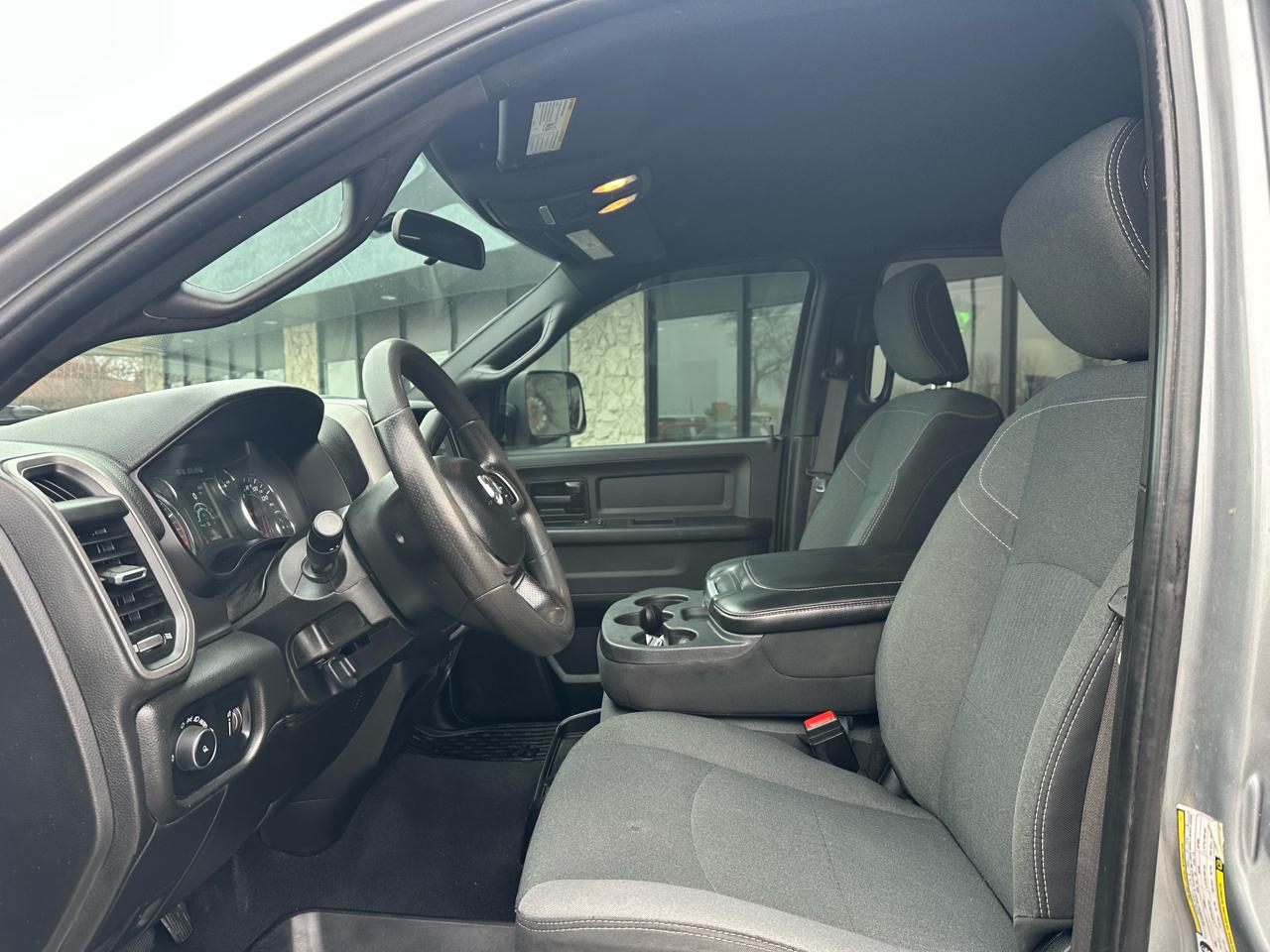 RAM 3500 Tradesman Crew Cab 4WD 2021