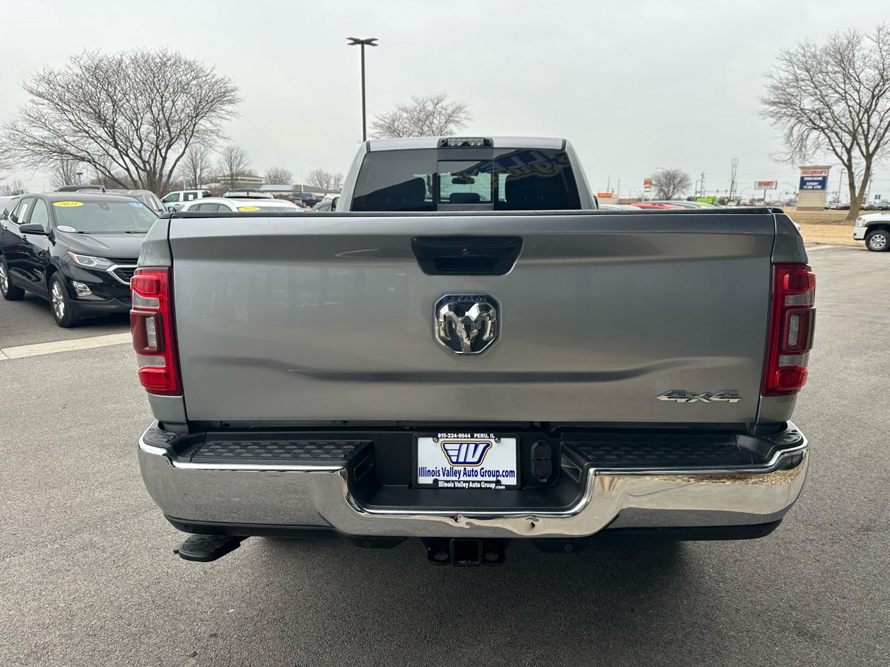 RAM 3500 Tradesman Crew Cab 4WD 2021