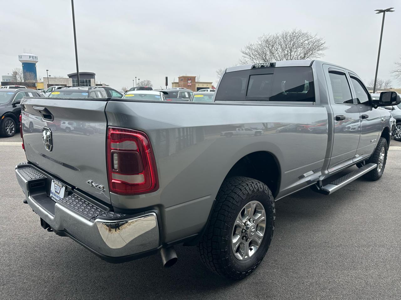 RAM 3500 Tradesman Crew Cab 4WD 2021