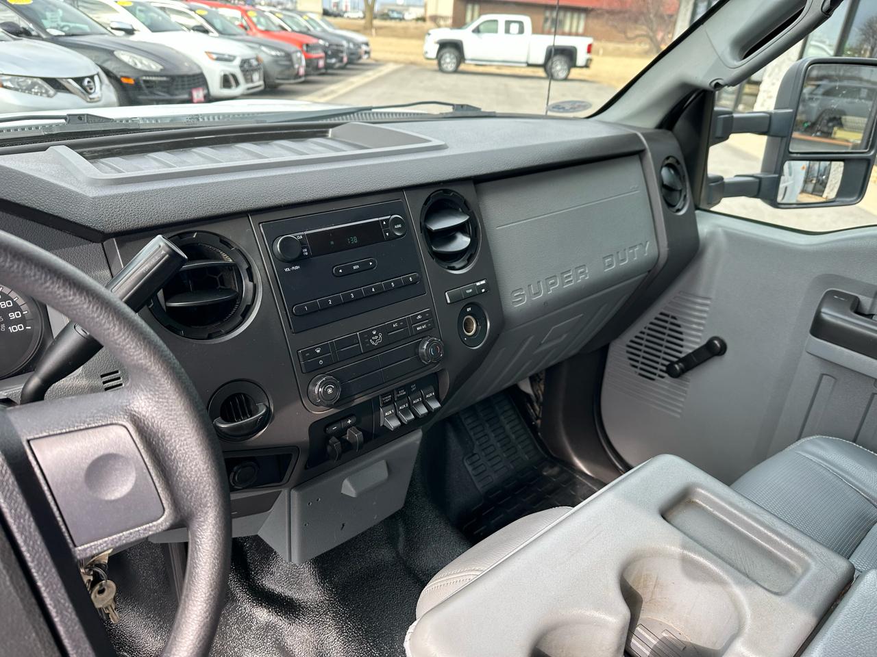 Ford F-350 SD XL SuperCab 2WD DRW 2011