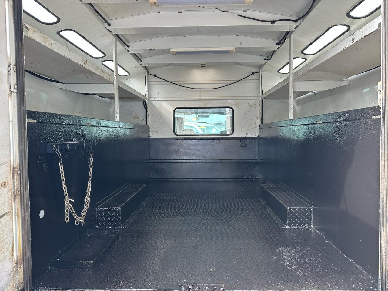 Ford F-350 SD XL SuperCab 2WD DRW 2011