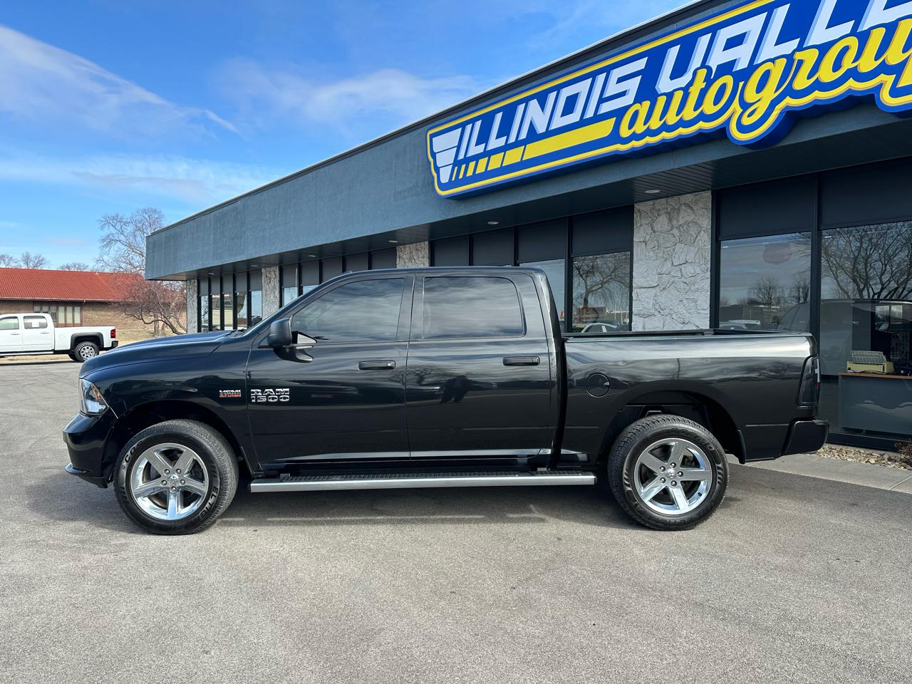 RAM 1500 Tradesman Crew Cab SWB 4WD 2018