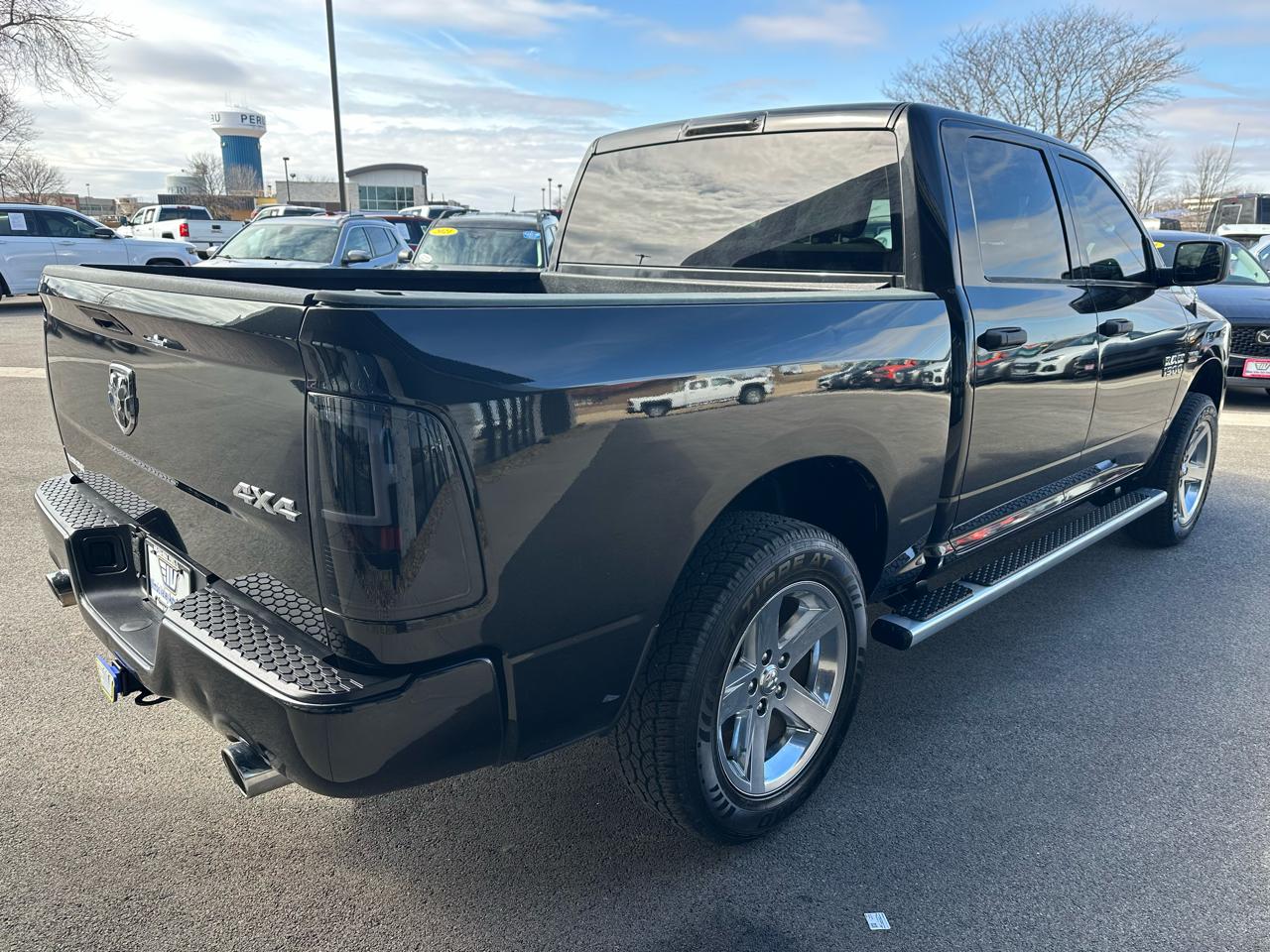 RAM 1500 Tradesman Crew Cab SWB 4WD 2018