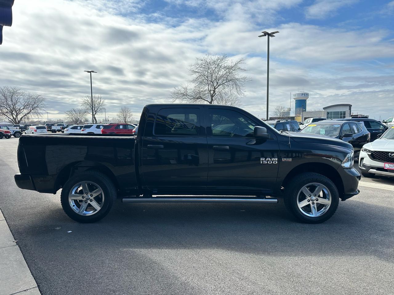 RAM 1500 Tradesman Crew Cab SWB 4WD 2018