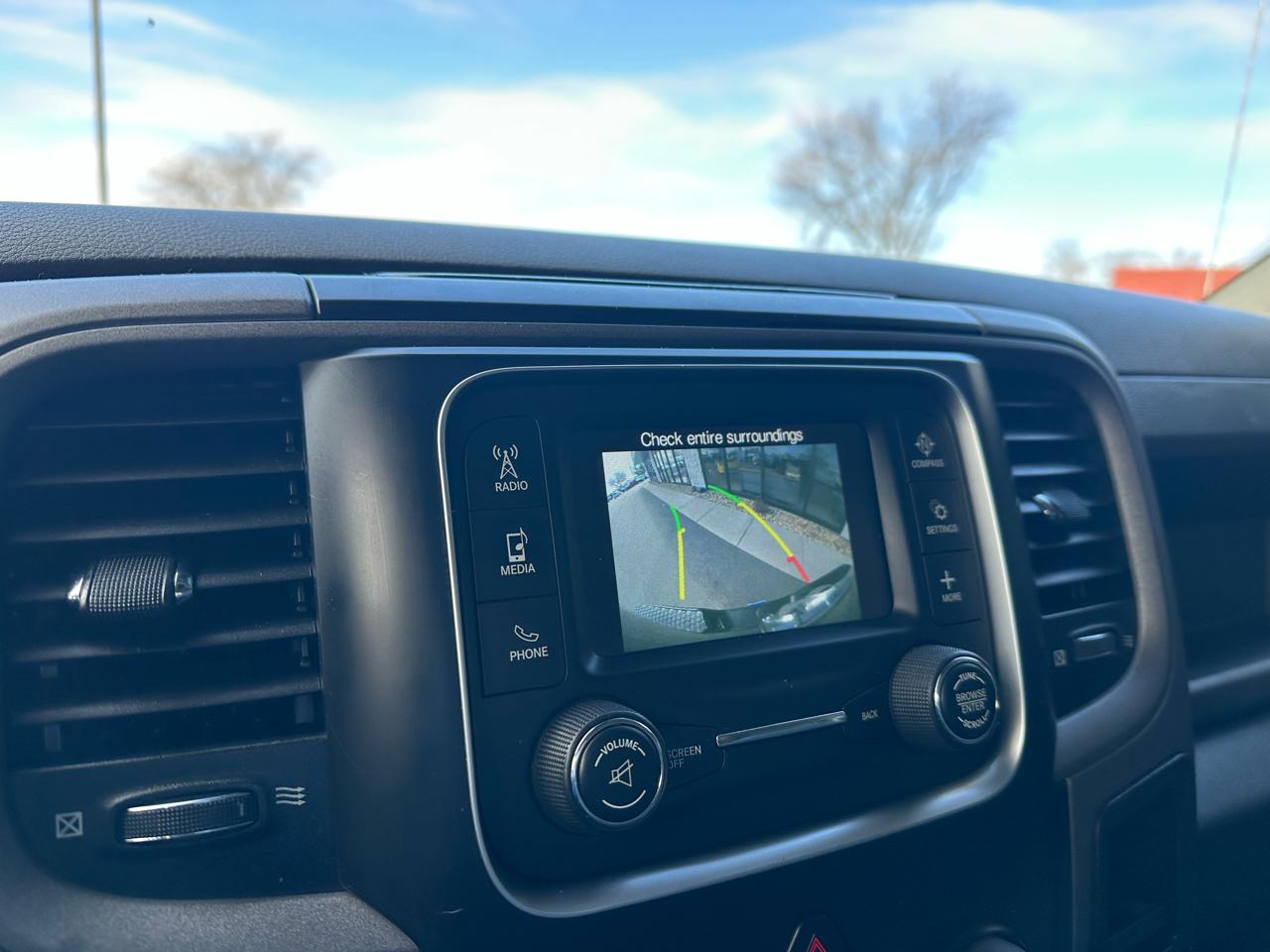 RAM 1500 Tradesman Crew Cab SWB 4WD 2018