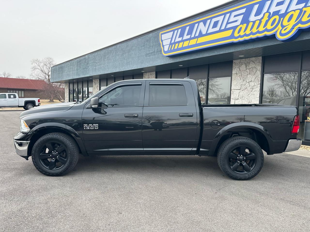 RAM 1500 SLT Crew Cab SWB 4WD 2015