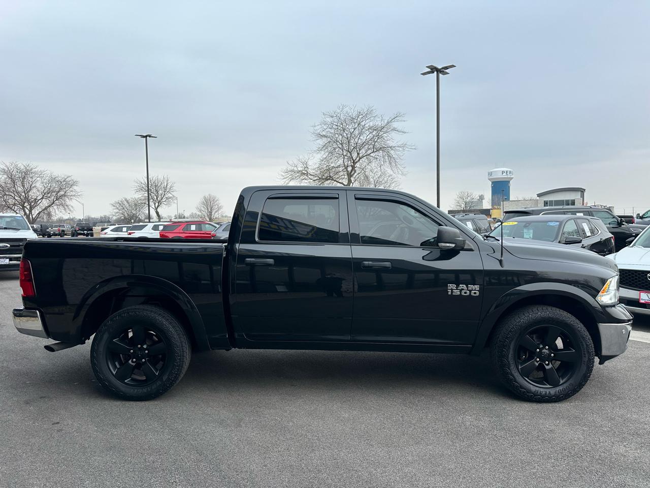 RAM 1500 SLT Crew Cab SWB 4WD 2015