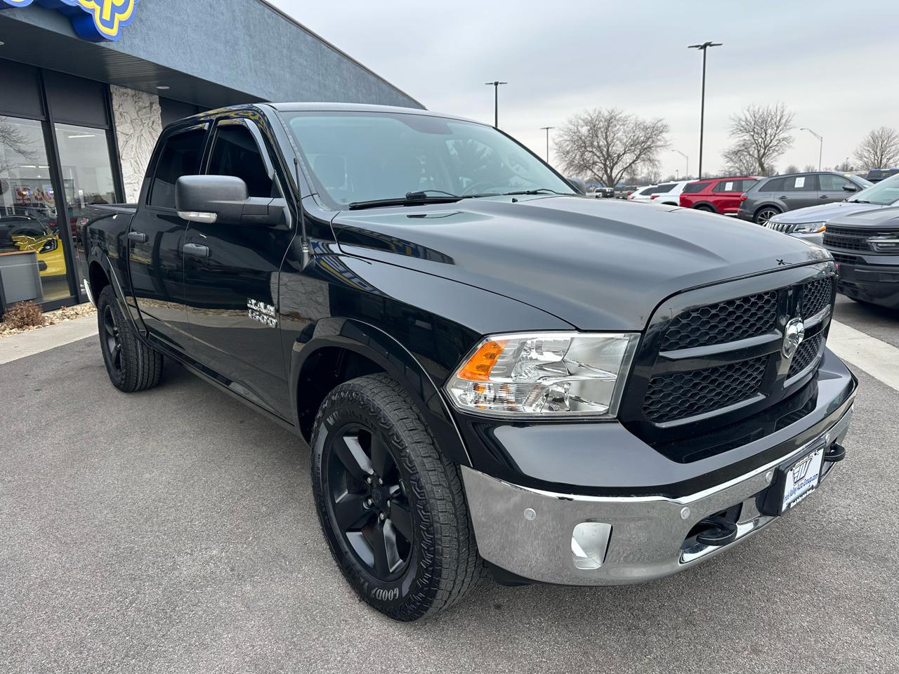 RAM 1500 SLT Crew Cab SWB 4WD 2015