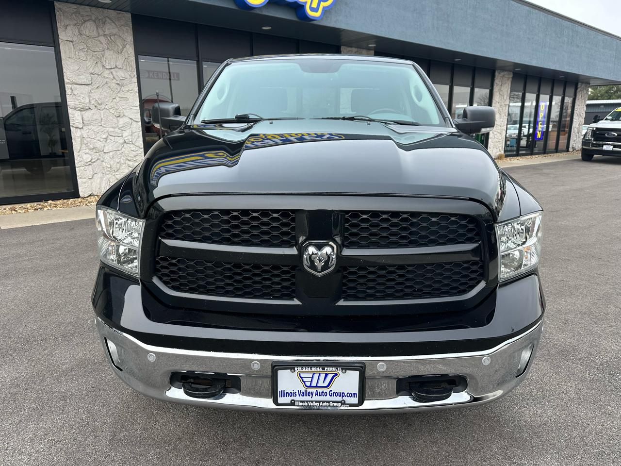RAM 1500 SLT Crew Cab SWB 4WD 2015