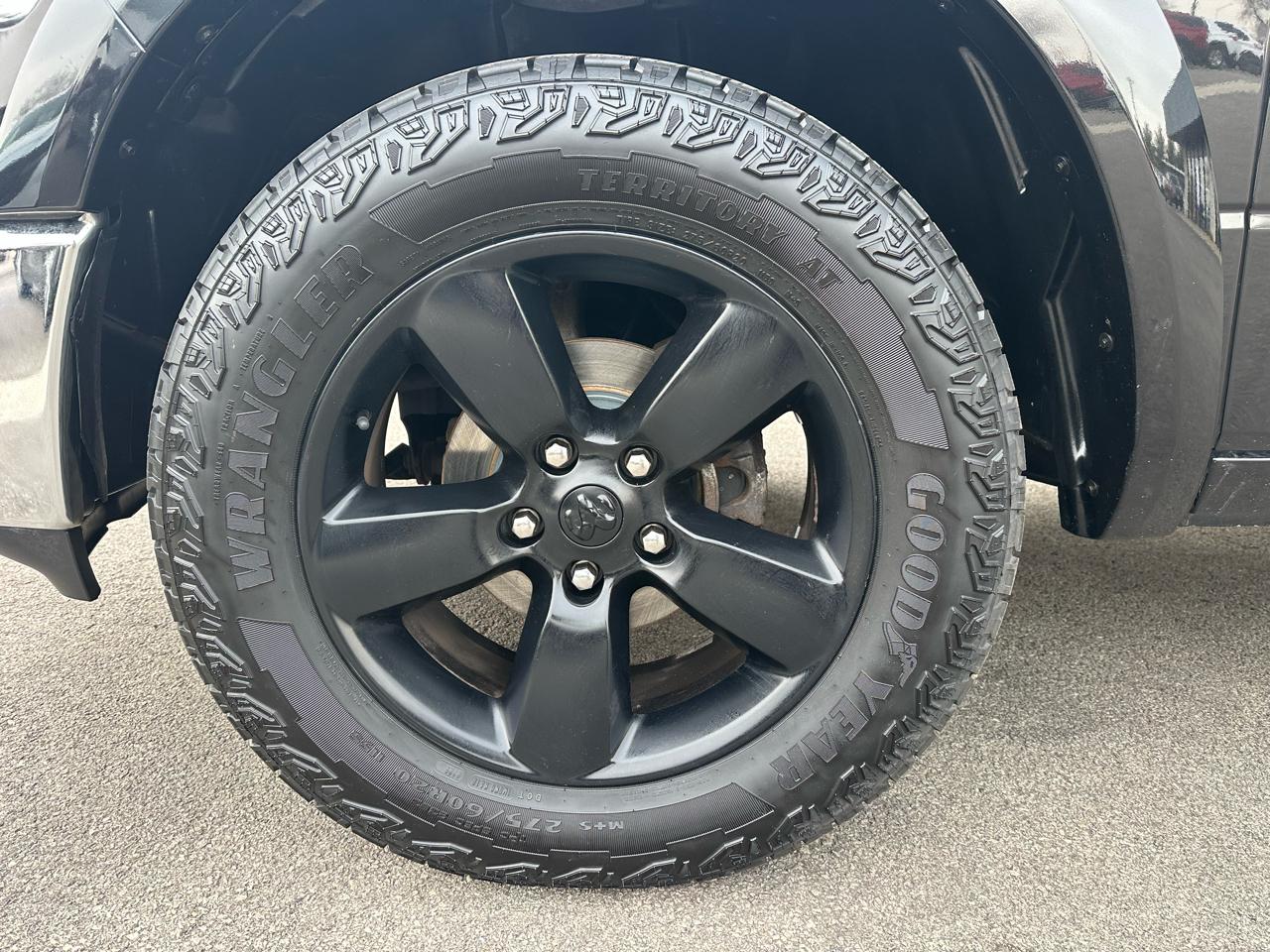 RAM 1500 SLT Crew Cab SWB 4WD 2015