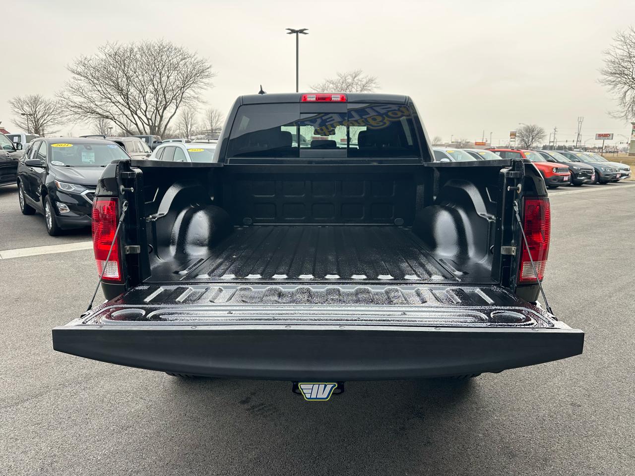 RAM 1500 SLT Crew Cab SWB 4WD 2015