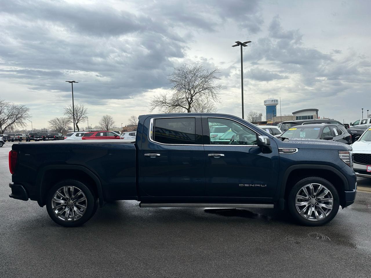 GMC Sierra 1500 Denali Crew Cab Short Box 4WD 2022