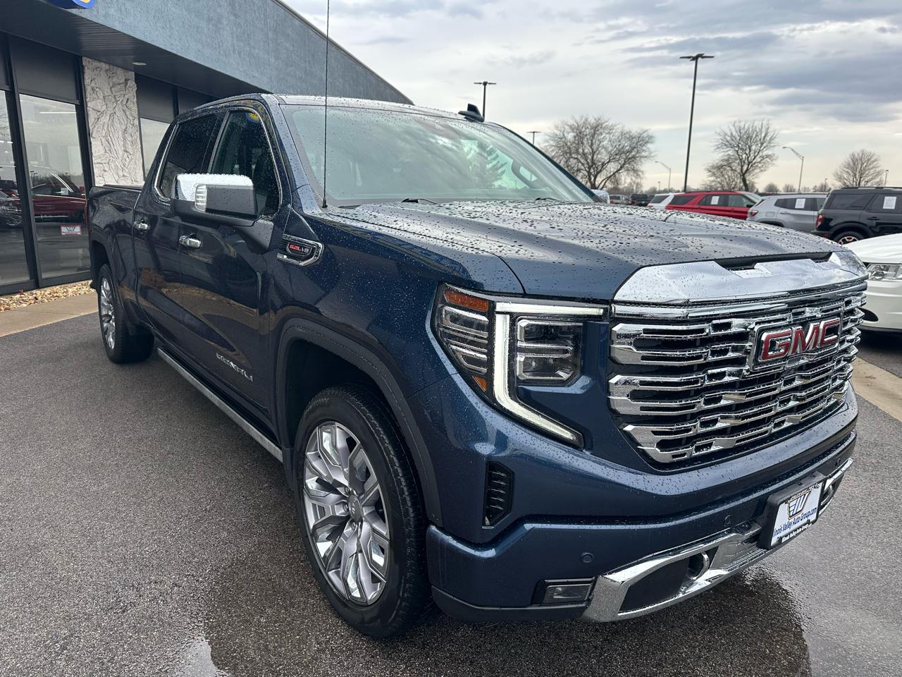 GMC Sierra 1500 Denali Crew Cab Short Box 4WD 2022