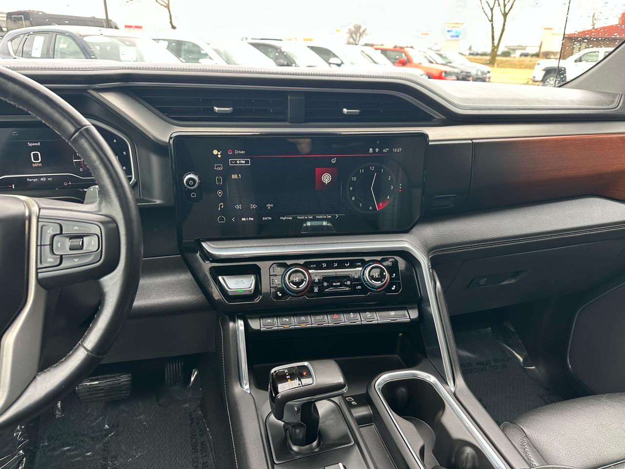 GMC Sierra 1500 Denali Crew Cab Short Box 4WD 2022