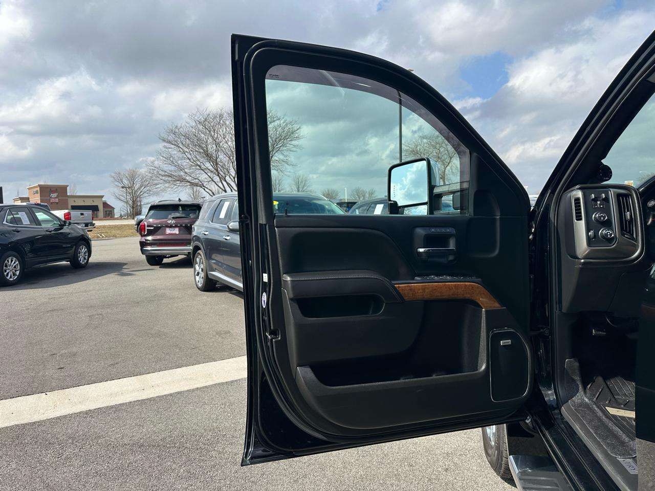 Chevrolet Silverado 2500HD High Country 4WD 2018