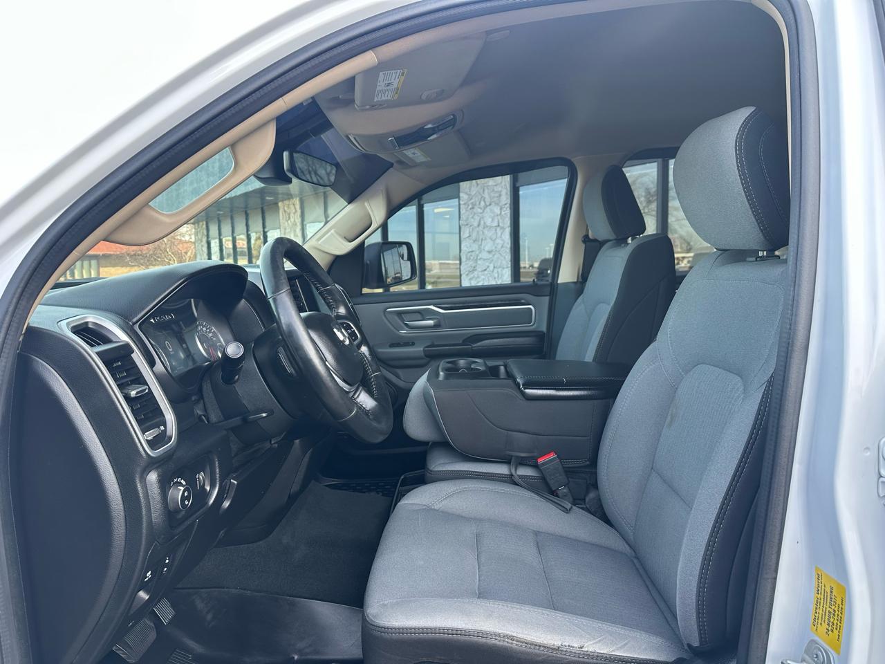 RAM 1500 Big Horn Crew Cab SWB 4WD 2020