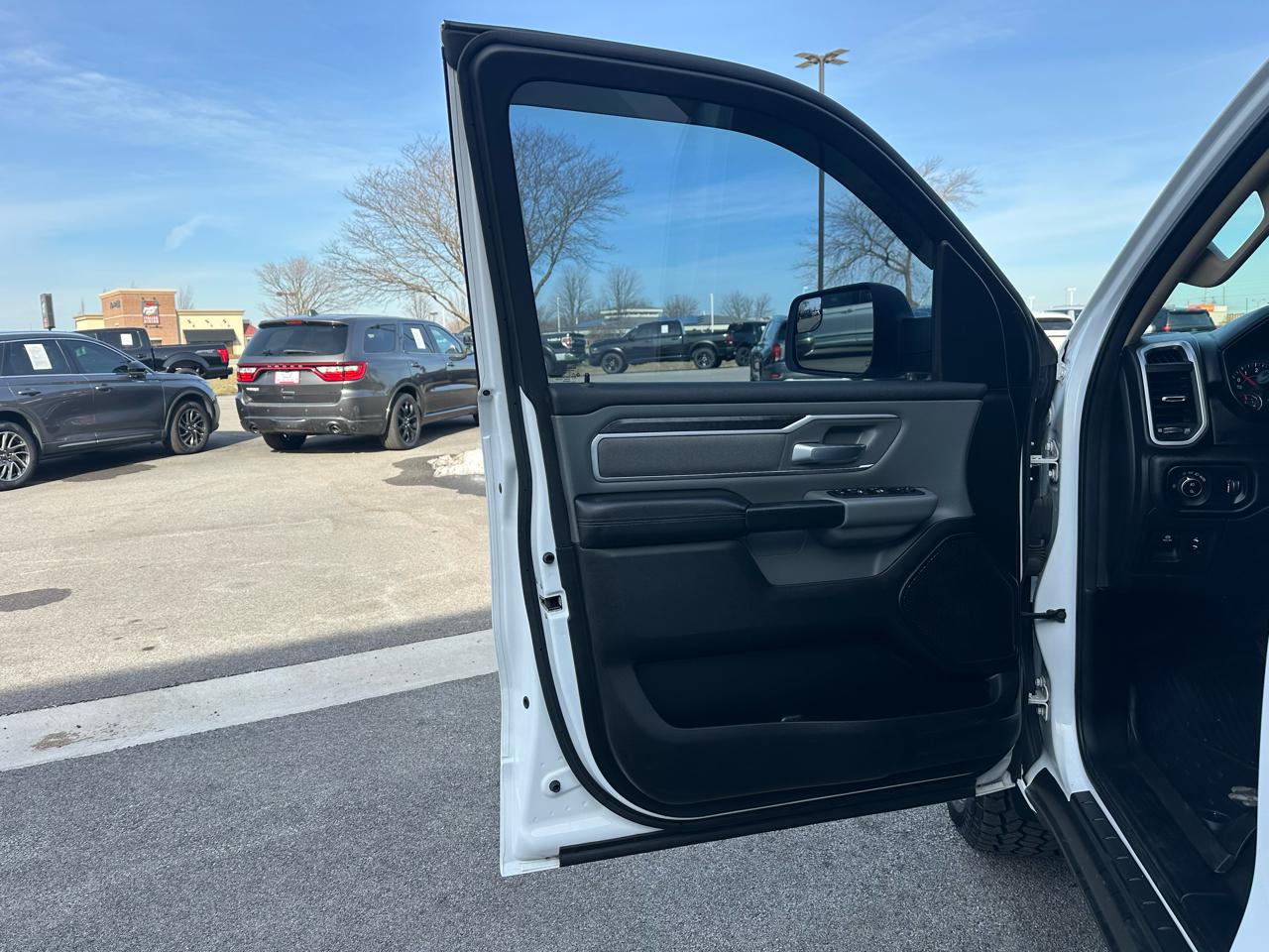 RAM 1500 Big Horn Crew Cab SWB 4WD 2020