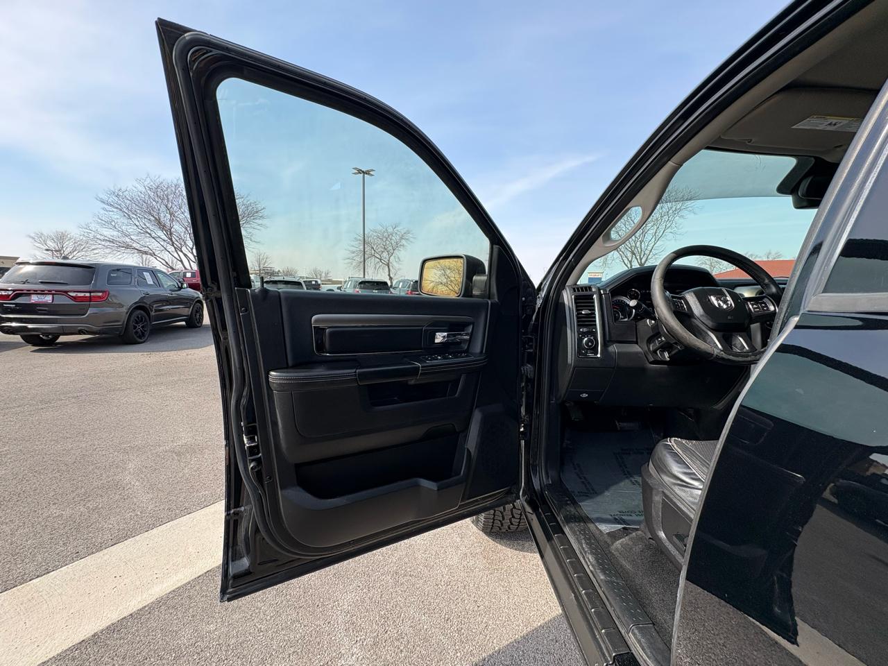 RAM 1500 Sport Crew Cab SWB 4WD 2014