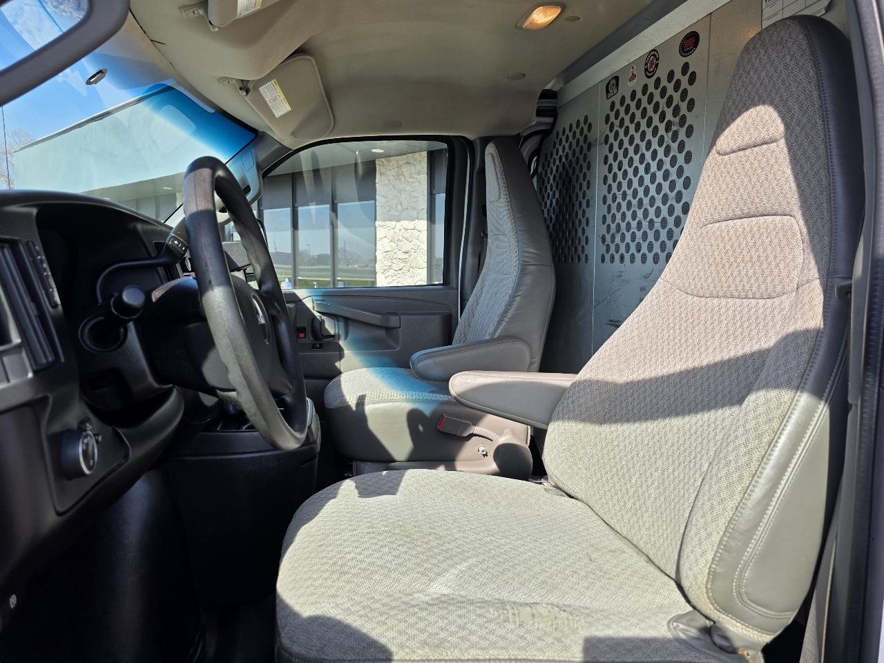 GMC Savana G2500 Cargo 2016