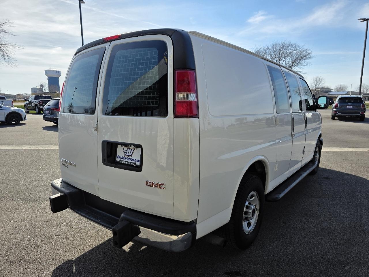 GMC Savana G2500 Cargo 2016