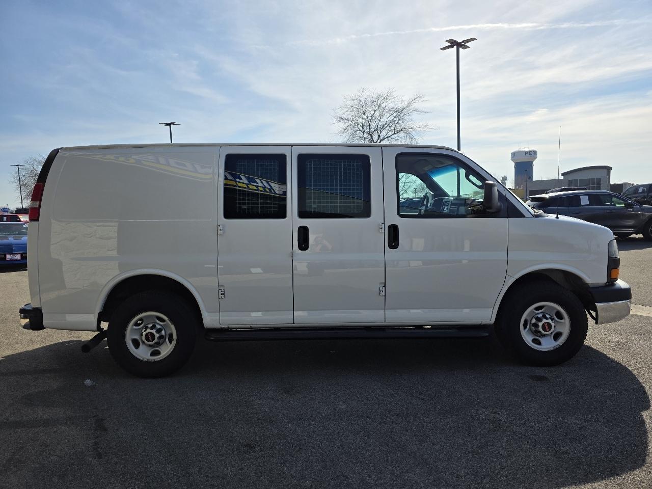 GMC Savana G2500 Cargo 2016