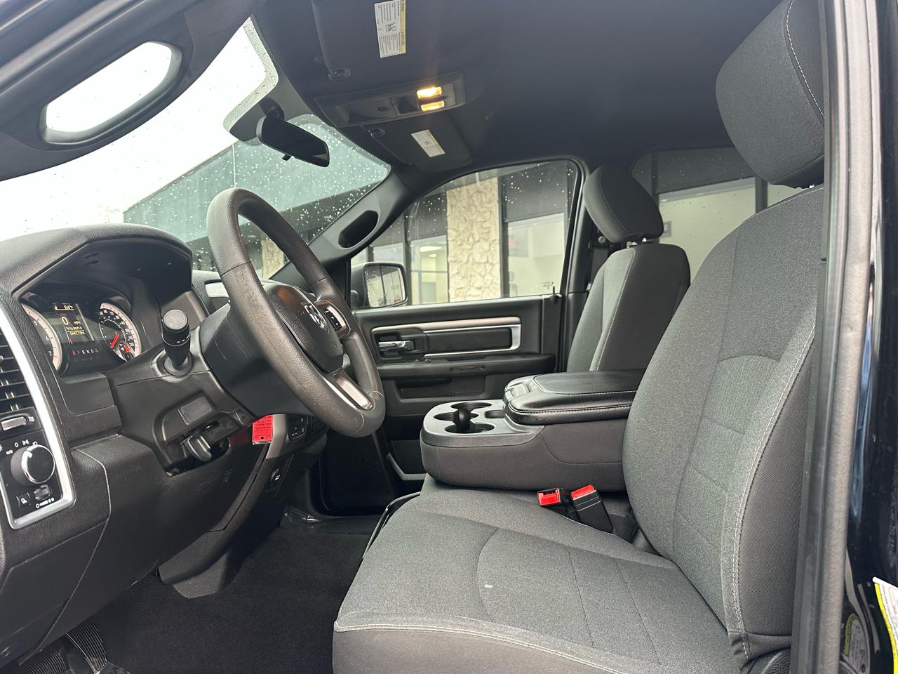 RAM 1500 Classic Warlock 4x4 Crew Cab 5'7" Box 2024