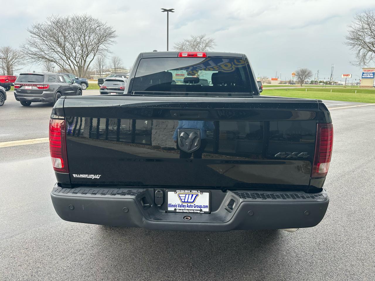 RAM 1500 Classic Warlock 4x4 Crew Cab 5'7" Box 2024