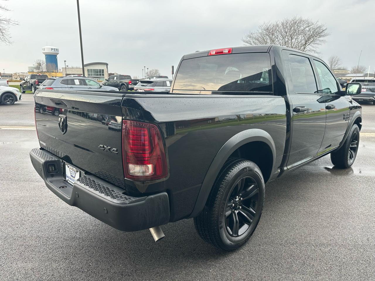 RAM 1500 Classic Warlock 4x4 Crew Cab 5'7" Box 2024