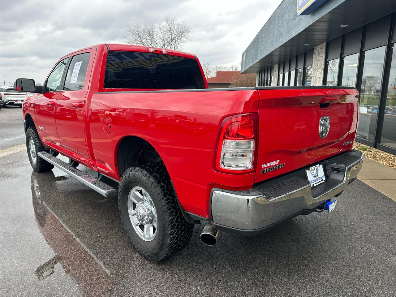 View vehicle photo 5