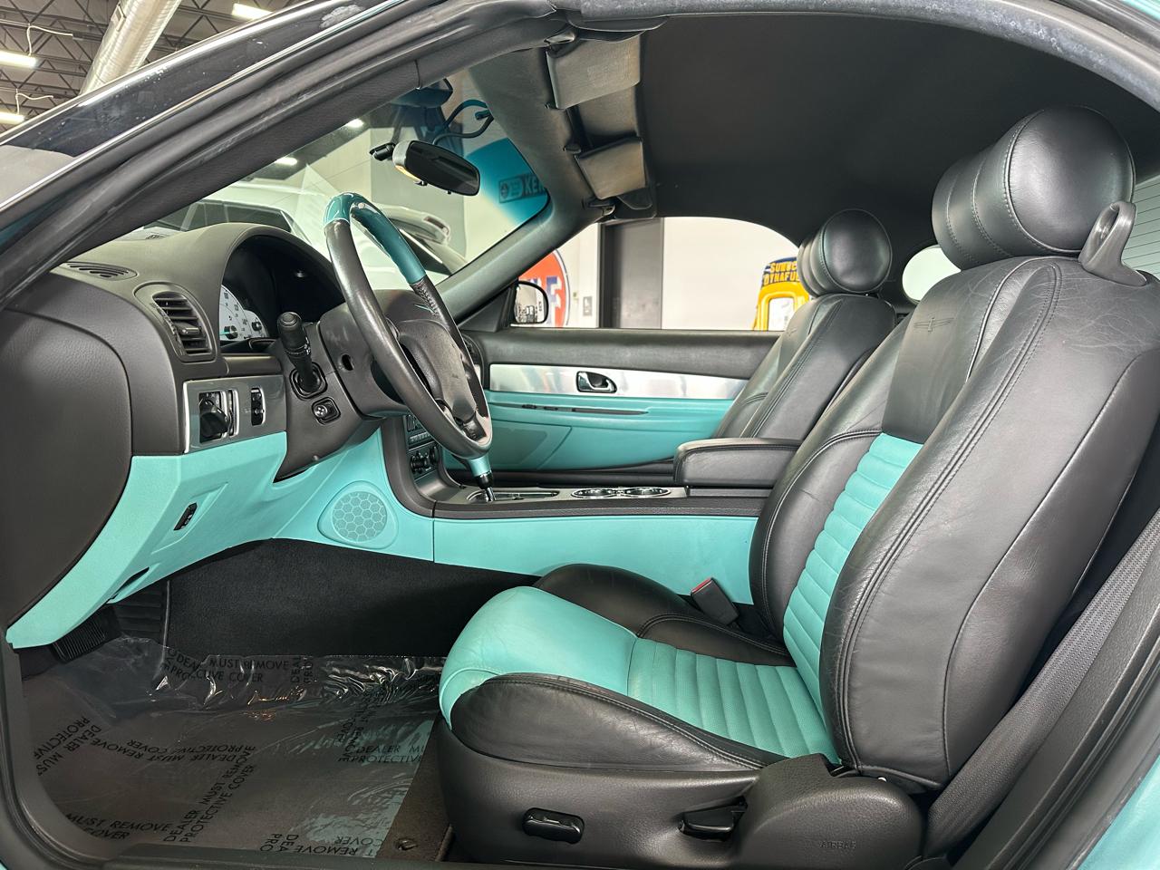 Ford Thunderbird Deluxe 2002