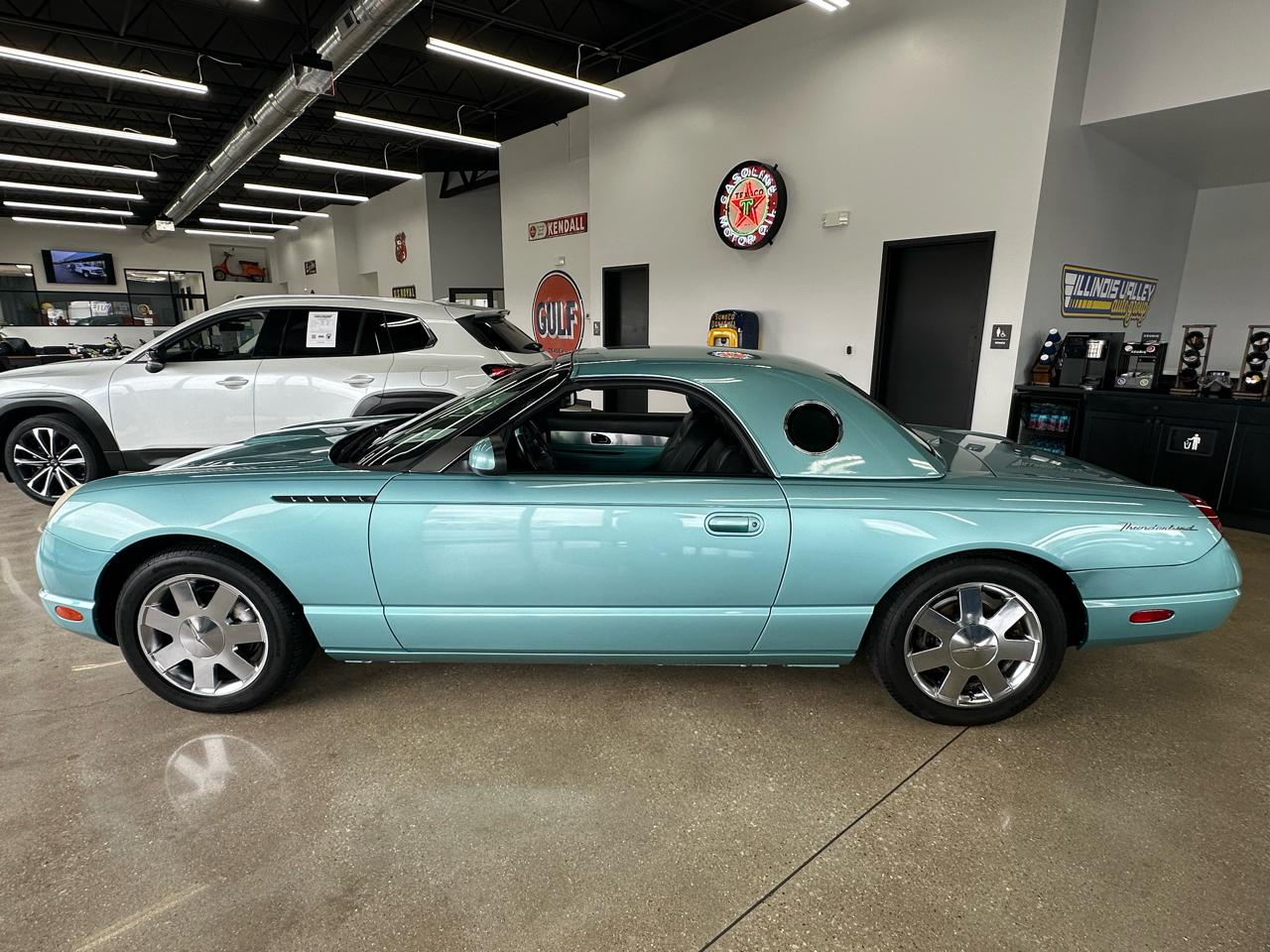 Ford Thunderbird Deluxe 2002