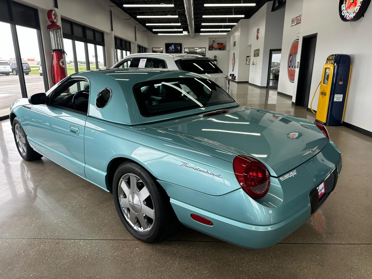 Ford Thunderbird Deluxe 2002