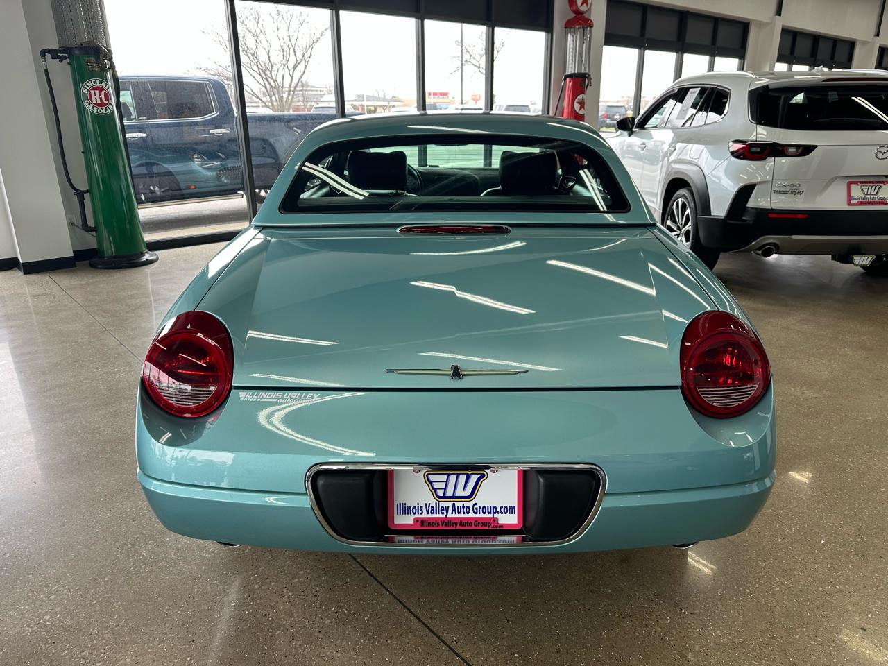 Ford Thunderbird Deluxe 2002