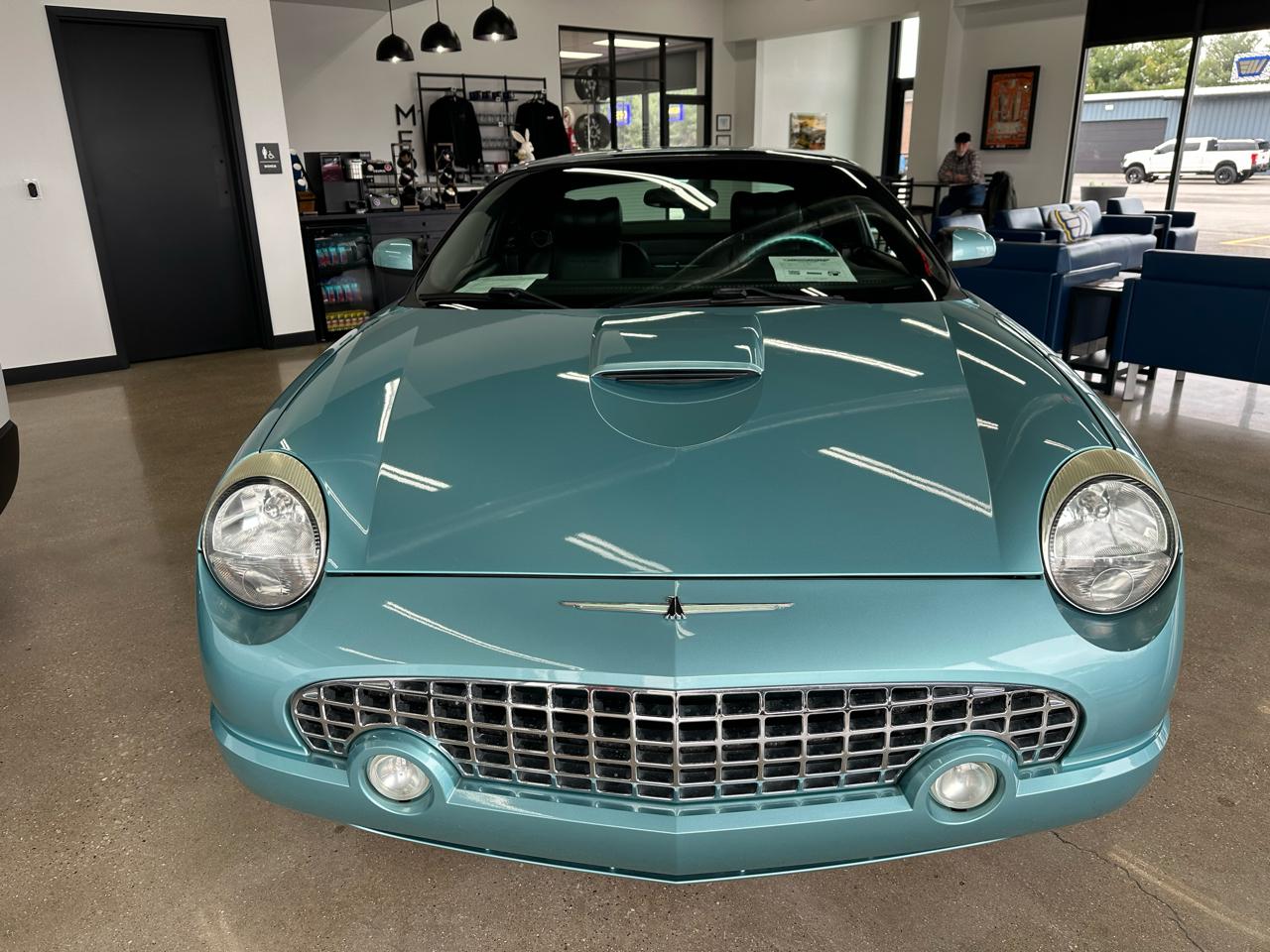 Ford Thunderbird Deluxe 2002