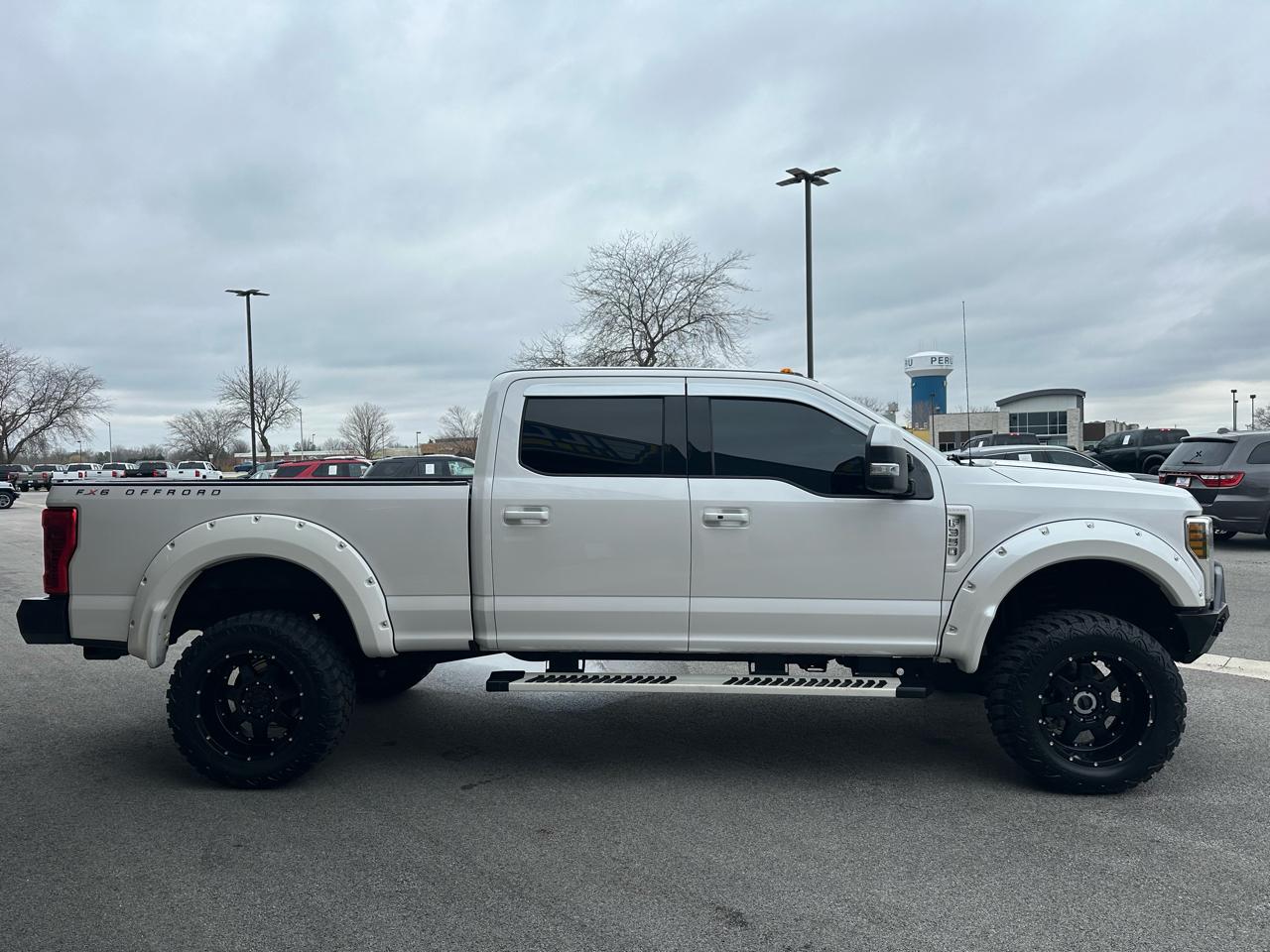 Ford F-350 SD Lariat Crew Cab 4WD 2018
