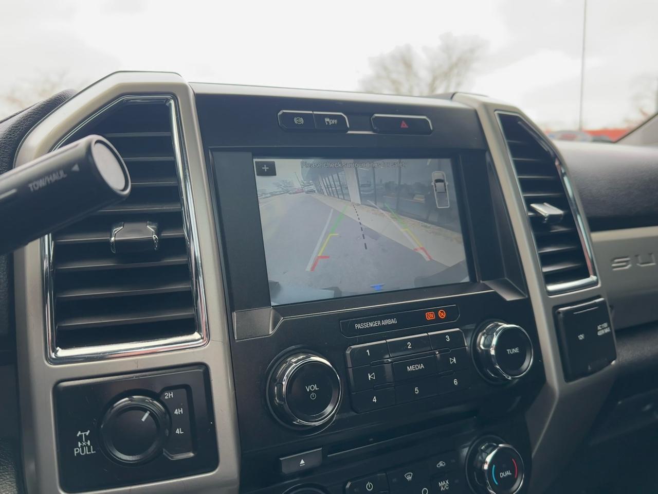 Ford F-350 SD Lariat Crew Cab 4WD 2018