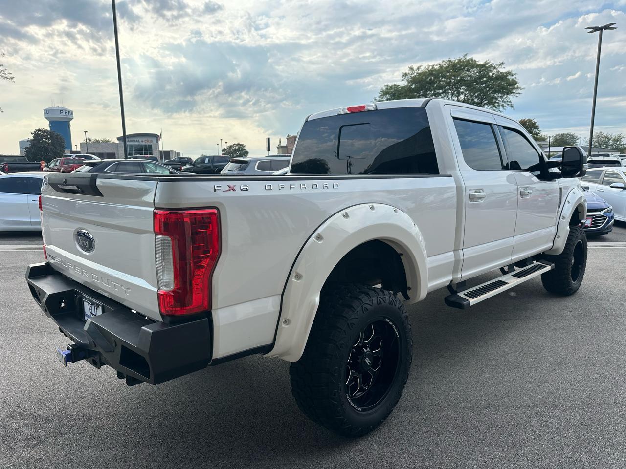 Ford F-350 SD Lariat Crew Cab 4WD 2018