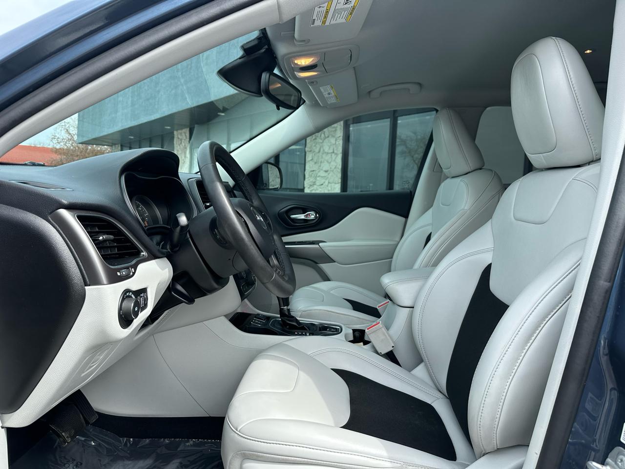 Jeep Cherokee Latitude Plus FWD 2021