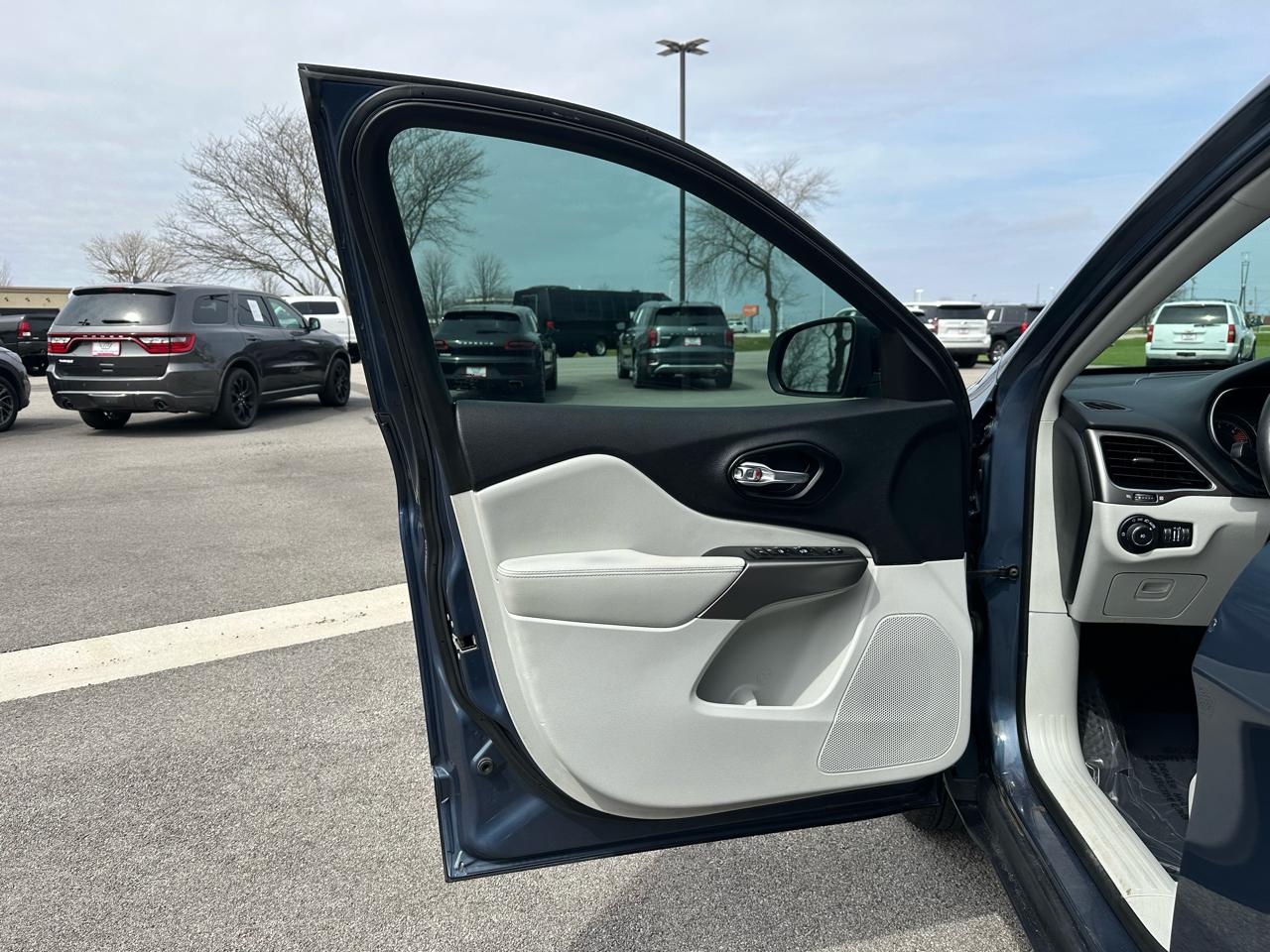 Jeep Cherokee Latitude Plus FWD 2021